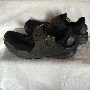 Nike Sock Dart Triple Black